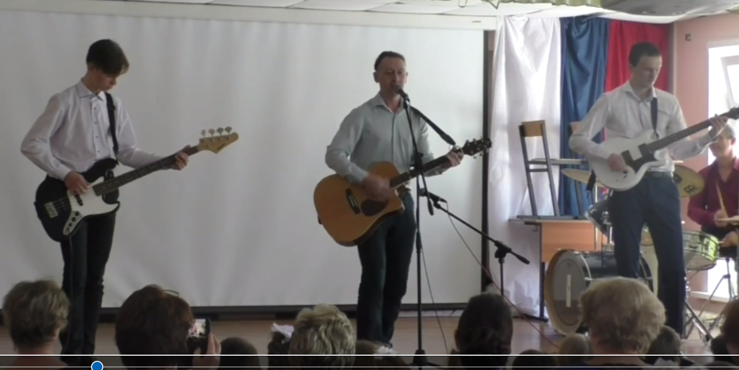 Школьный праздник, посвящённый Международному женскому дню